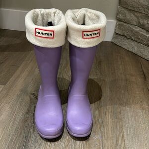 Girls Lilac Tall Hunter boots (size 4) w/ light beige xl (US 4-6) Fleece socks